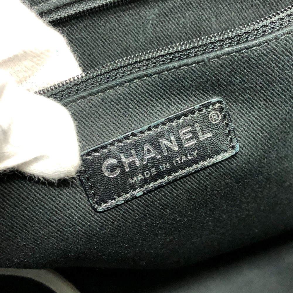 CHANEL Black Shoulder Bag - Picture 10 of 16